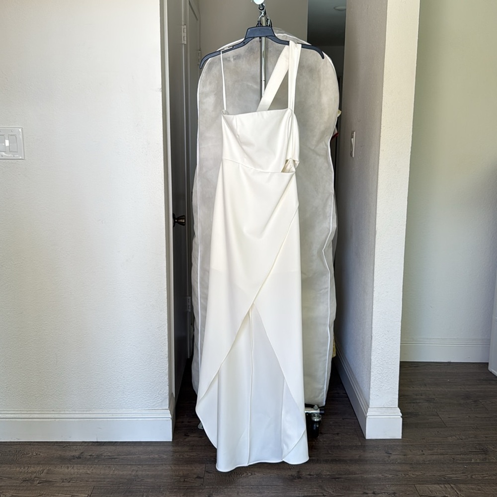 BCBGMaxAzria Asymmetrical One-Shoulder White Gown